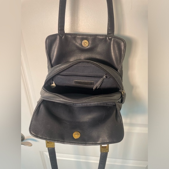 VINTAGE 80s 90s Tempo Design Black Leather Bag Gold Hinge Hardware - Picture 8 of 15